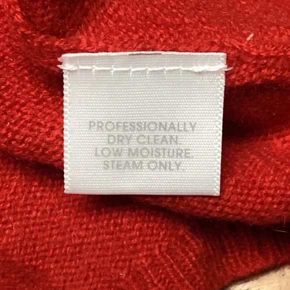 Red Charter Club Womens 100% Cashmere V-neck Sweater Size Medium - Picture 3 of 3